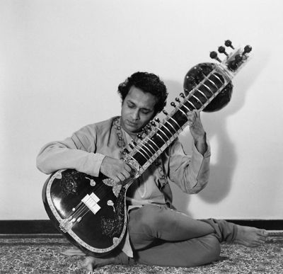 Ravi-Shankar_Bitannica.jpg