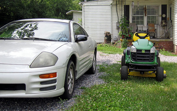 Garden20230628_7061_NewDeere_front_600.jpg